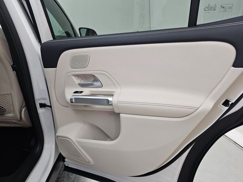 Certified 2025 Mercedes-Benz GLB 250 4MATIC image 29