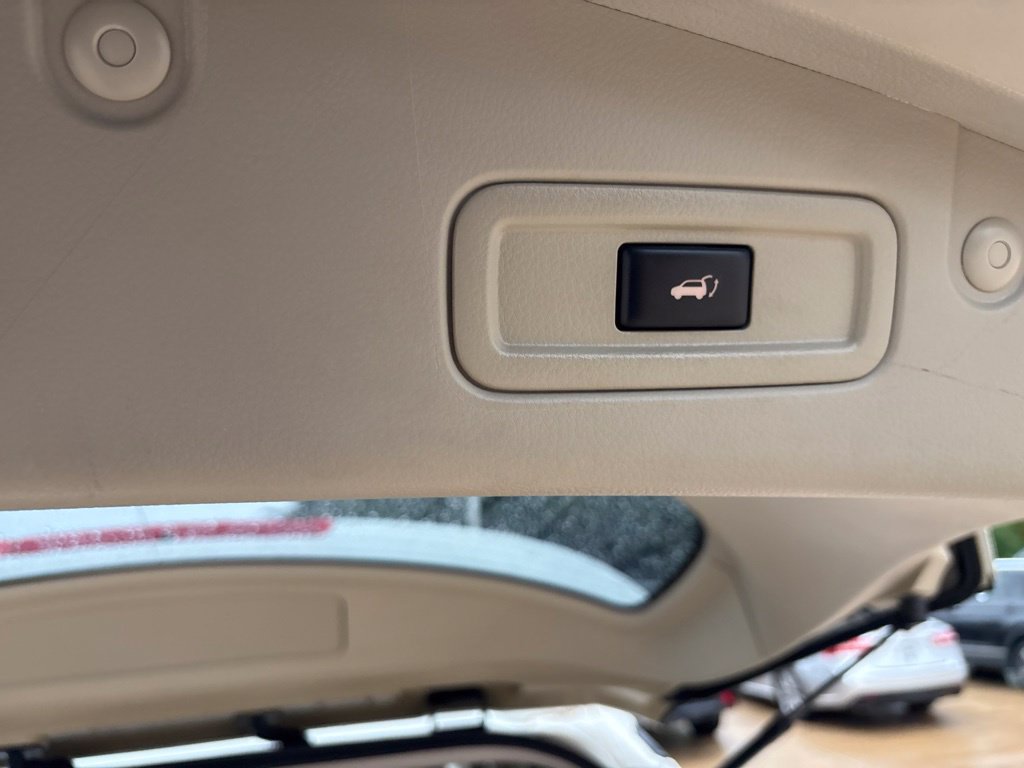 Used 2014 Nissan Murano LE w/ Platinum Edition Package AWD/4WD image 25