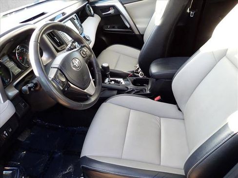 Used 2018 Toyota RAV4 Limited image 11