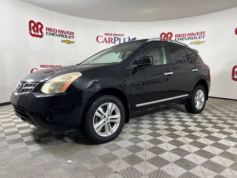 Used 2013 Nissan Rogue SV w/ Premium Pkg FWD image 3