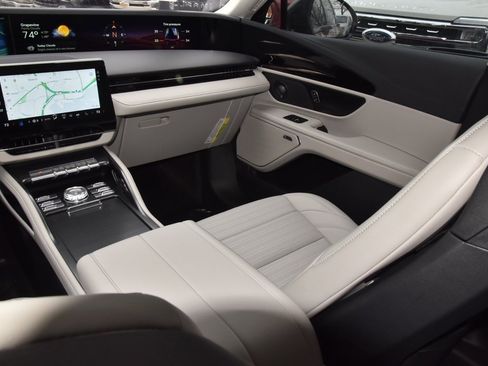 New 2026 Lincoln Nautilus Reserve image 17