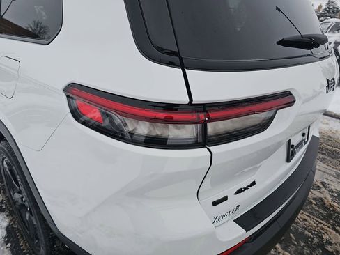 Used 2023 Jeep Grand Cherokee L Altitude image 36