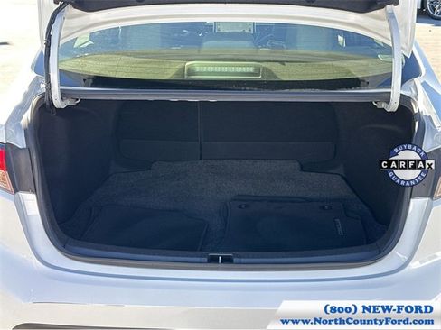 Used 2020 Toyota Corolla LE image 18