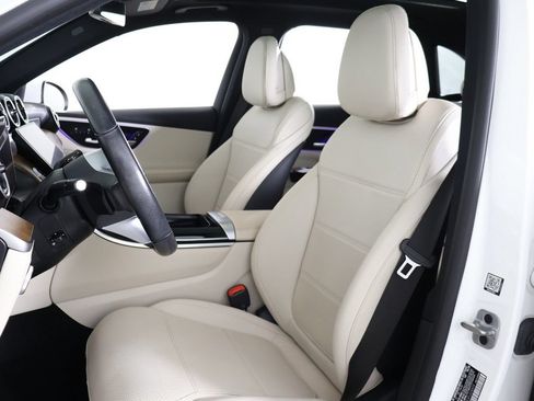 Used 2023 Mercedes-Benz GLC 300 4MATIC image 33