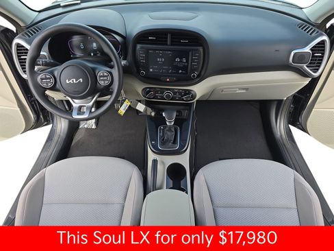 Used 2024 Kia Soul LX w/ Option Group 015 image 16