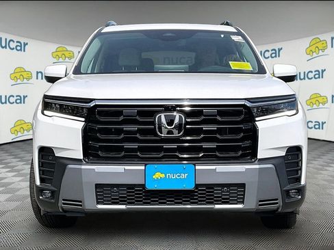 New 2026 Honda Pilot Touring image 3