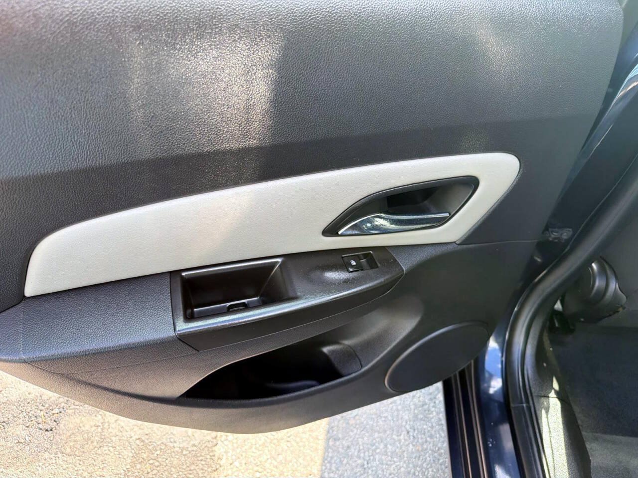 Used 2016 Chevrolet Cruze LS FWD image 7
