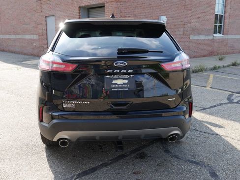 Used 2024 Ford Edge Titanium AWD/4WD image 4