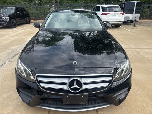 Used 2017 Mercedes-Benz E 300 image 2