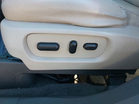 Used 2013 Ford Explorer XLT image 27