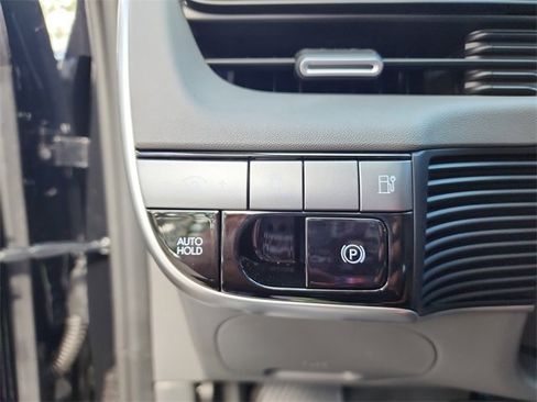New 2025 Hyundai Ioniq 5 SE image 24