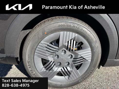 New 2025 Kia K4 LX image 30