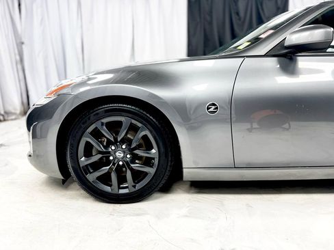 Used 2017 Nissan 370Z Touring image 10