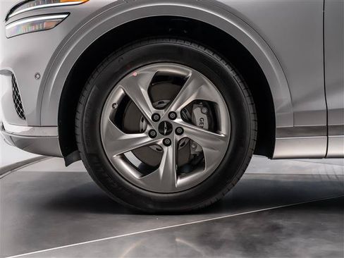 New 2026 Genesis GV70 2.5T Advanced AWD/4WD image 13