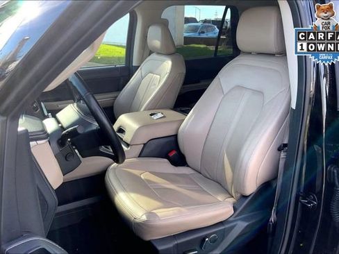 Used 2024 Ford Expedition Limited image 25