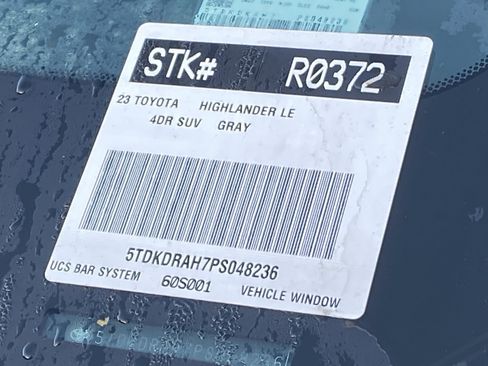 Used 2023 Toyota Highlander LE image 9