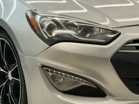 Used 2013 Hyundai Genesis 3.8 image 6