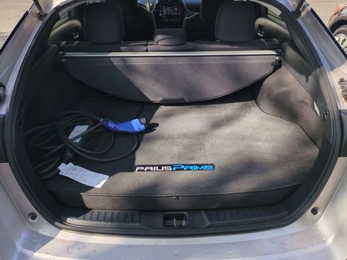 Used 2022 Toyota Prius Prime XLE image 12