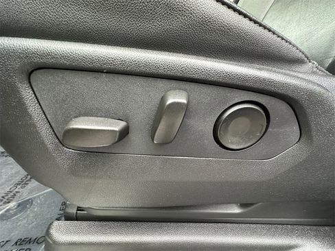 Used 2024 Chevrolet Suburban LT image 10