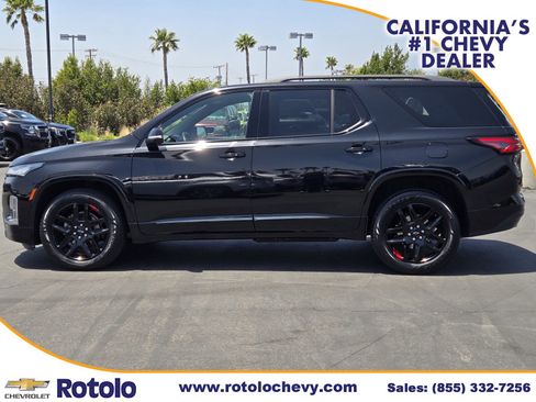 Used 2022 Chevrolet Traverse Premier w/ Redline Edition FWD image 4