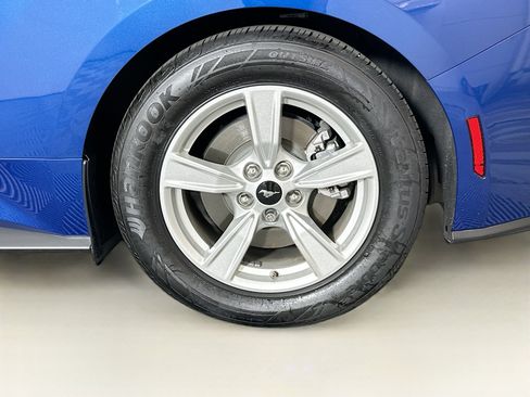 Used 2024 Ford Mustang Coupe RWD image 11
