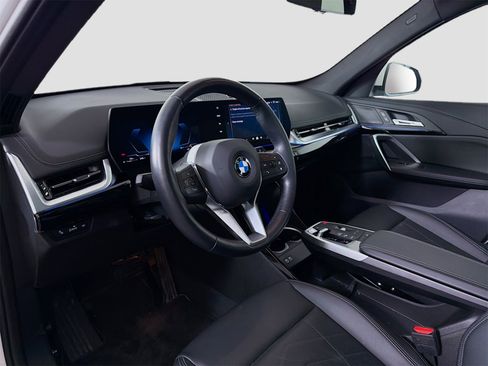 Used 2025 BMW X1 xDrive28i image 10