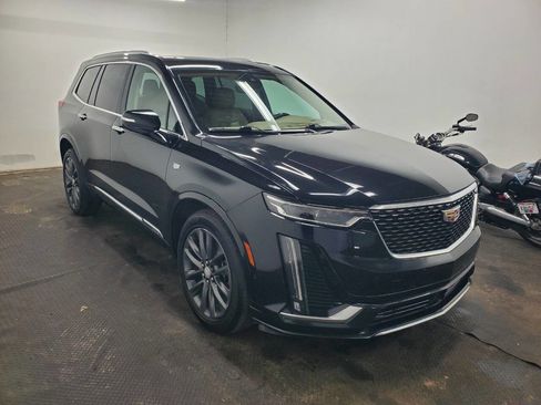 Used 2020 Cadillac XT6 Premium Luxury w/ Platinum Package image 3