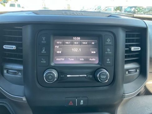 Used 2022 RAM 5500 Tradesman w/ Chrome Appearance Group AWD/4WD image 14