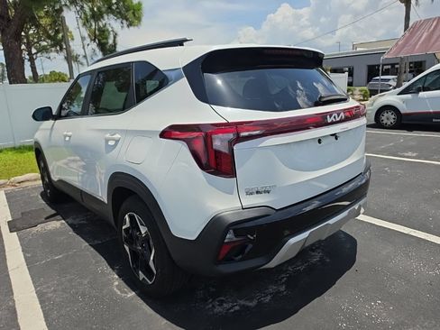Used 2025 Kia Seltos EX w/ EX Sunroof Package AWD/4WD image 13