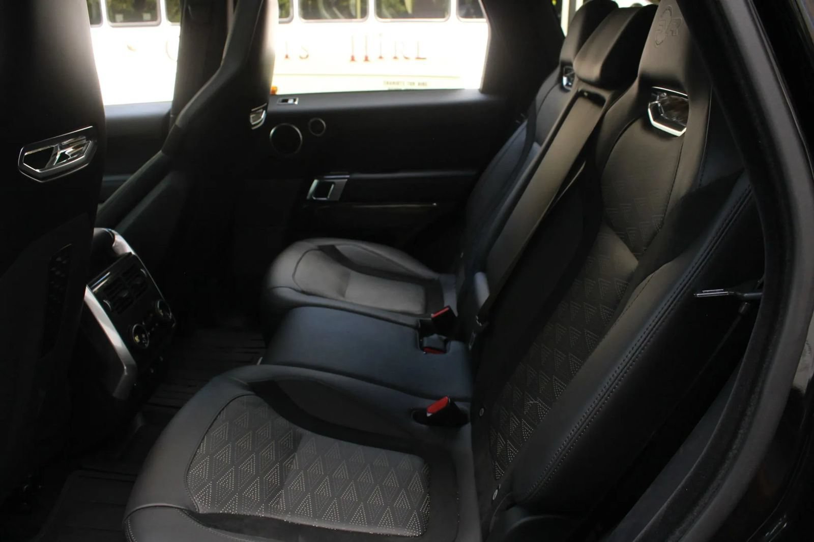 Used 2019 Land Rover Range Rover Sport SVR AWD/4WD image 17