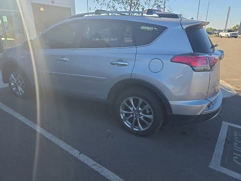 Used 2017 Toyota RAV4 Limited image 2