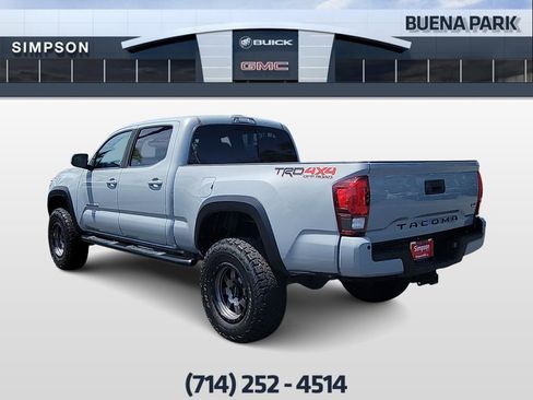 Used 2019 Toyota Tacoma TRD Off-Road w/ Technology Package AWD/4WD image 6