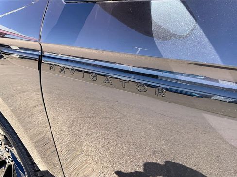 New 2026 Lincoln Navigator L Reserve AWD/4WD image 15