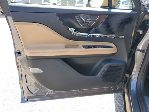 Certified 2022 Lincoln Corsair Reserve w/ Elements Package image 15