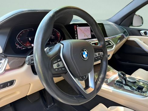 Used 2022 BMW X5 xDrive40i w/ Premium Package AWD/4WD image 15