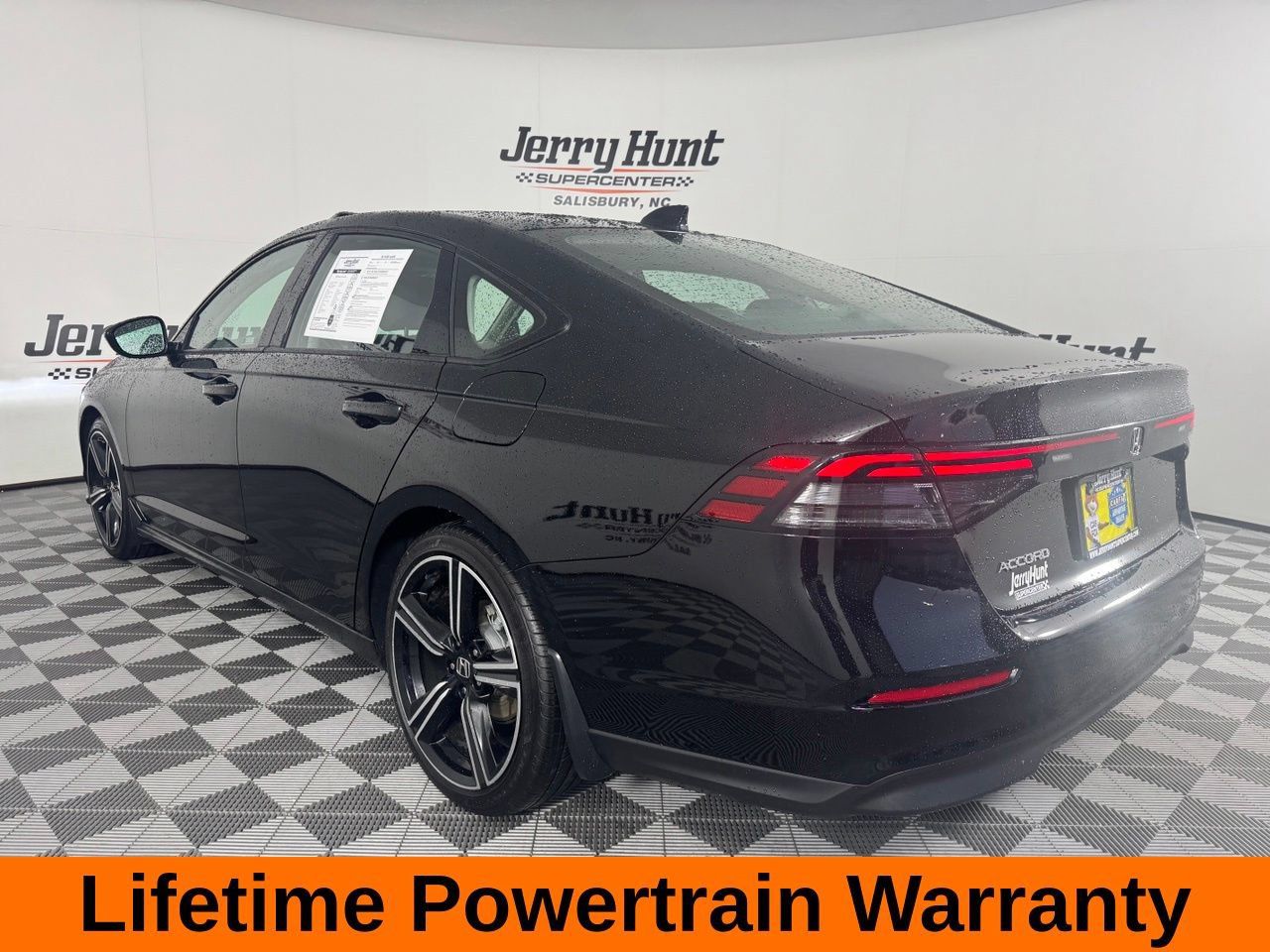 Used 2026 Honda Accord SE image 9