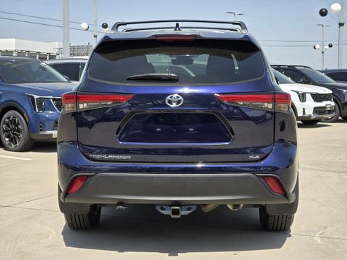 Used 2022 Toyota Highlander XLE image 13