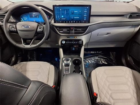 Certified 2023 Ford Escape Platinum w/ Premium Technology Package image 12