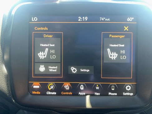 Used 2023 Jeep Renegade Trailhawk w/ Sun/Sound Group AWD/4WD image 16