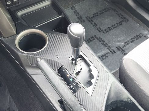 Used 2015 Toyota RAV4 LE image 24