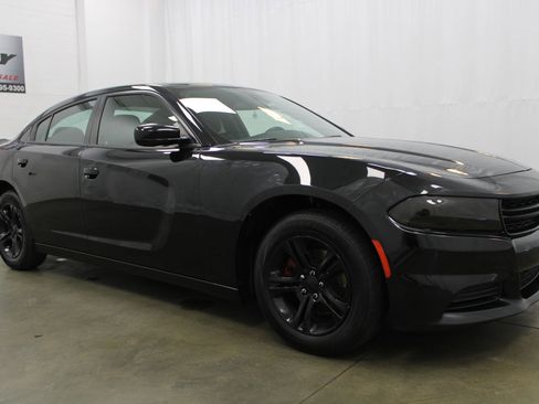 Used 2023 Dodge Charger SXT RWD image 4
