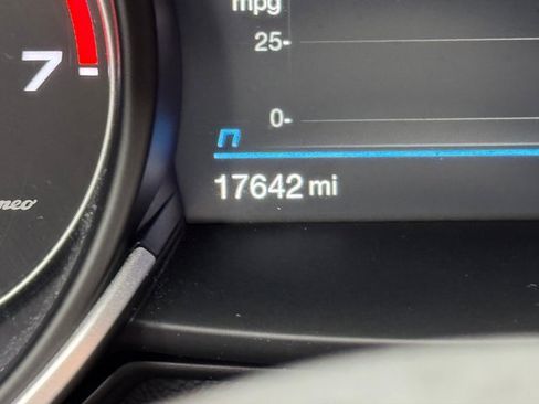 Used 2022 Alfa Romeo Stelvio Sprint image 17