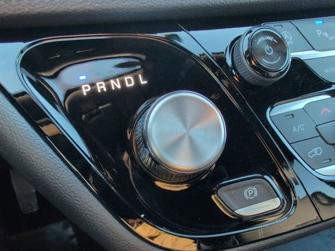 New 2026 Chrysler Pacifica Select image 33