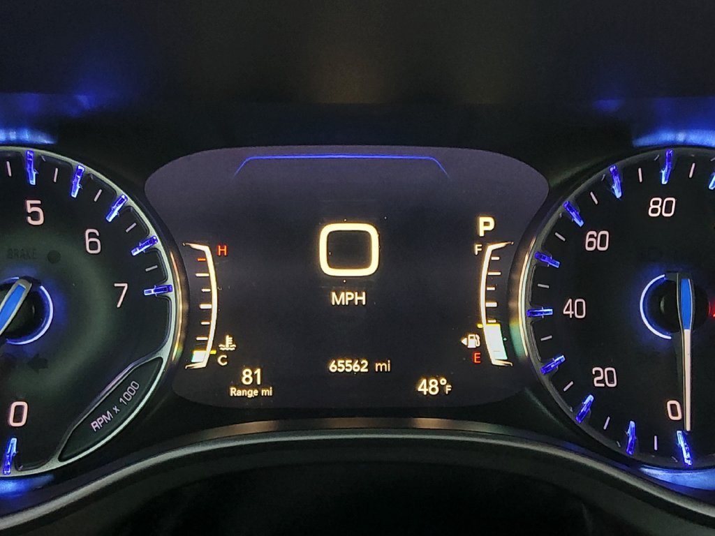 Used 2023 Chrysler Pacifica Touring-L FWD image 24