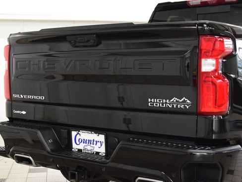Used 2025 Chevrolet Silverado 1500 High Country AWD/4WD image 22
