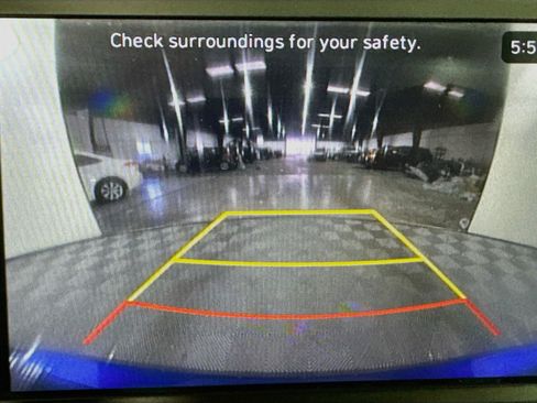 Used 2024 Hyundai Elantra SE FWD image 17