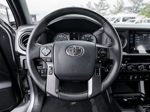 Used 2019 Toyota Tacoma TRD Off-Road image 23