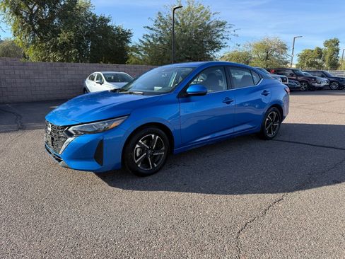 Certified 2025 Nissan Sentra SV image 1