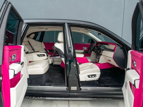 Used 2023 Rolls-Royce Phantom Sedan image 60