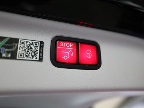Used 2023 Mercedes-Benz EQS 580 4MATIC SUV image 61